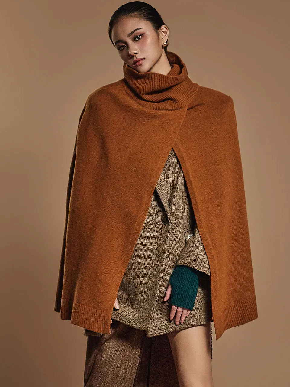 J2474 Turtleneck wool Cape